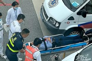 全尤文：尤文队长达尼洛在本轮意甲左脚踝受伤，下一轮可能缺席